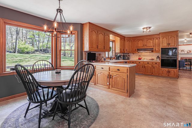 33 Country Club Woods Circle, Waterbury, CT 06708