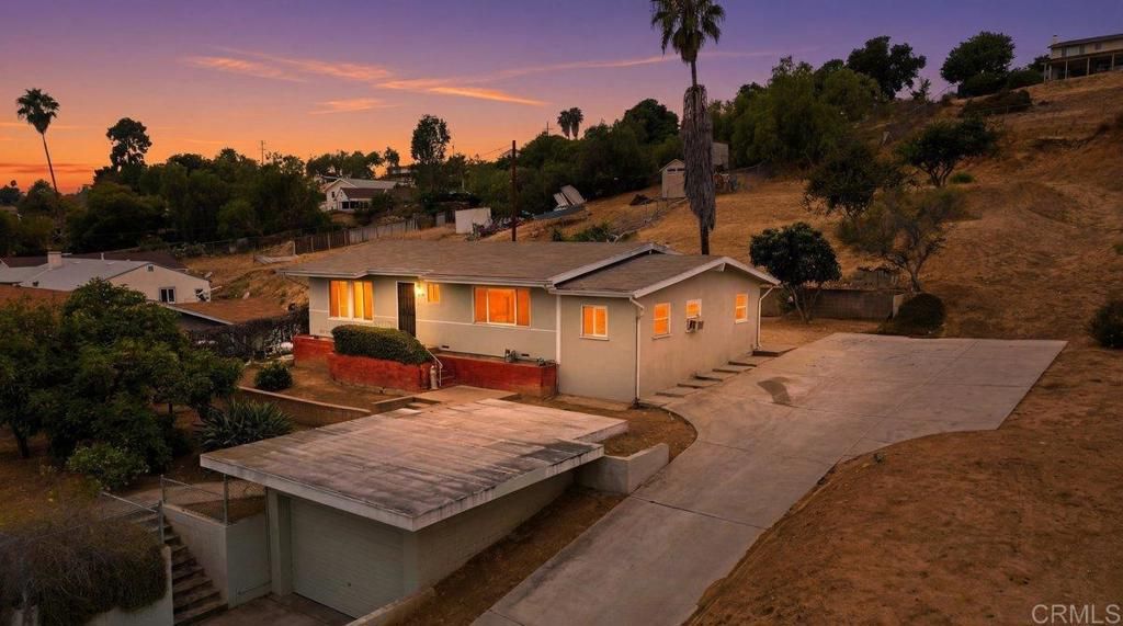 6568 Radio Drive, San Diego, CA 92114