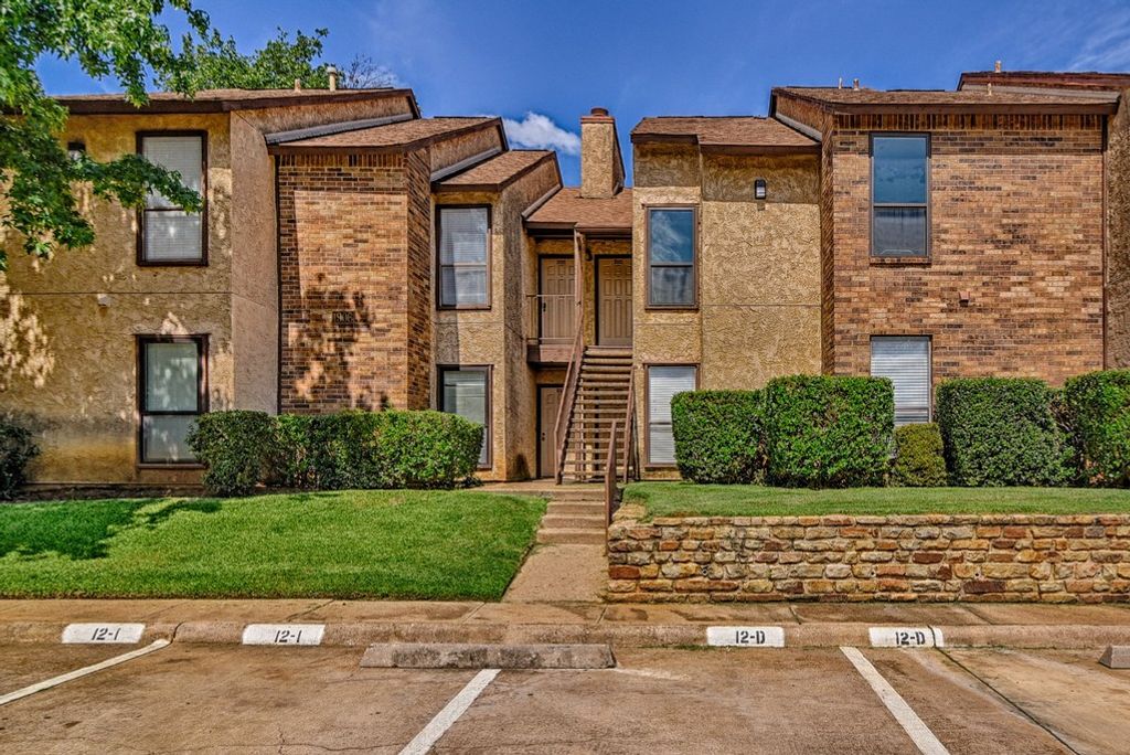 1906 Emerald Place 1214, Arlington, TX 76011