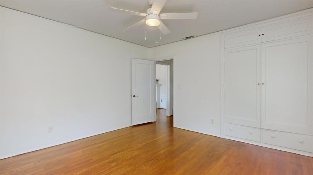 Image 19 of property listing at 1481 N Adoline Avenue, Fresno, CA 93728