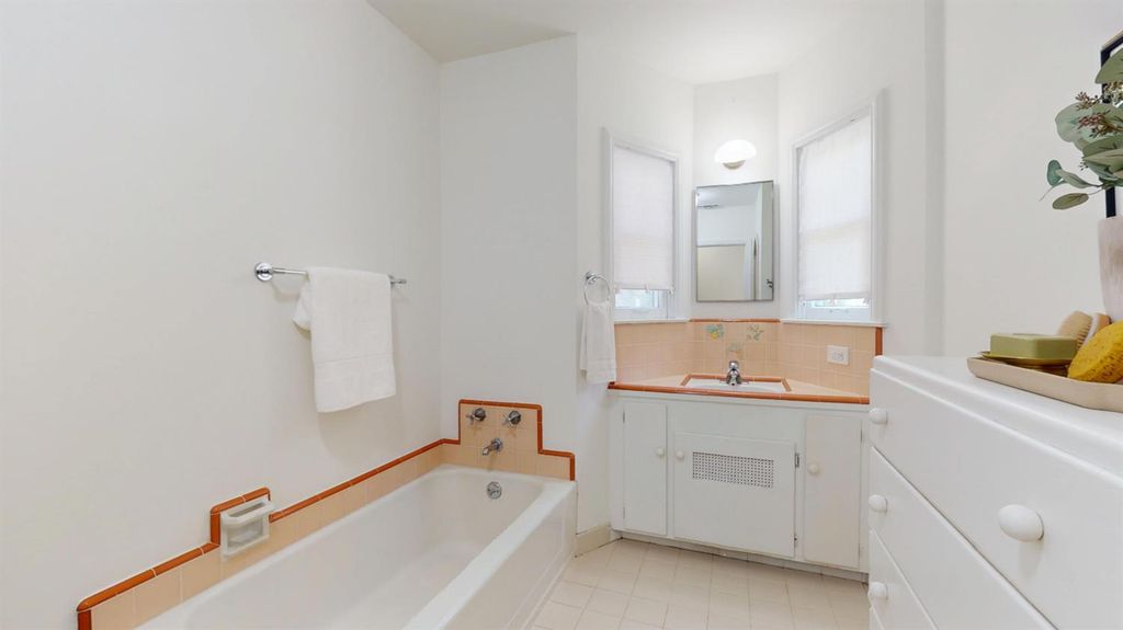 Image 20 of property listing at 1481 N Adoline Avenue, Fresno, CA 93728