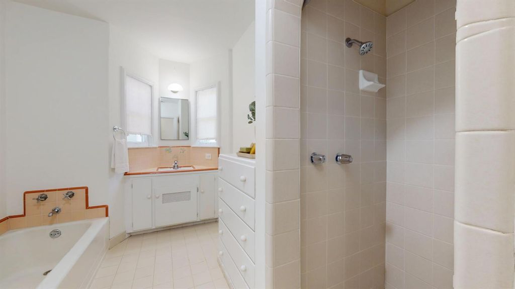 Image 22 of property listing at 1481 N Adoline Avenue, Fresno, CA 93728