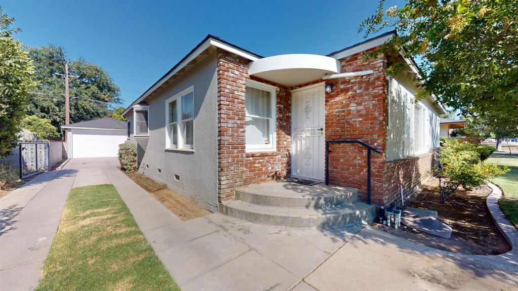 Image 4 of property listing at 1481 N Adoline Avenue, Fresno, CA 93728