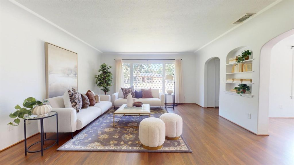 Image 6 of property listing at 1481 N Adoline Avenue, Fresno, CA 93728