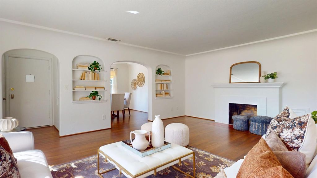 Image 7 of property listing at 1481 N Adoline Avenue, Fresno, CA 93728