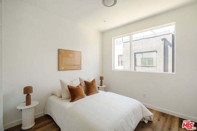 3860 N Riley Lane, Los Angeles, CA 90065