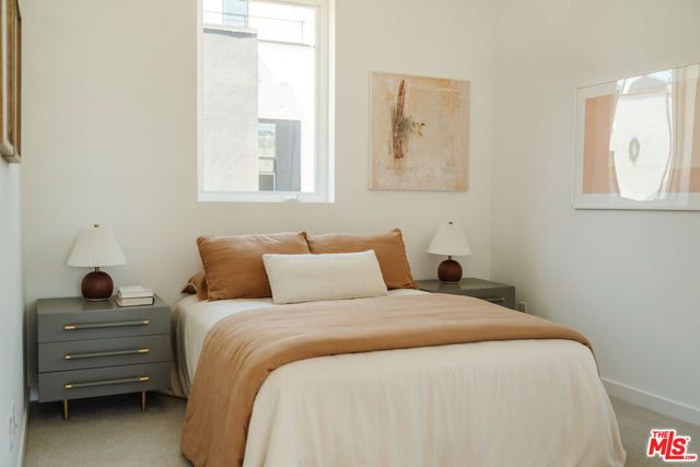 3860 N Riley Lane, Los Angeles, CA 90065