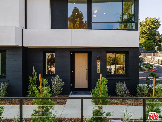 3860 N Riley Lane, Los Angeles, CA 90065