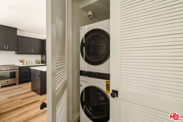 3860 N Riley Lane, Los Angeles, CA 90065