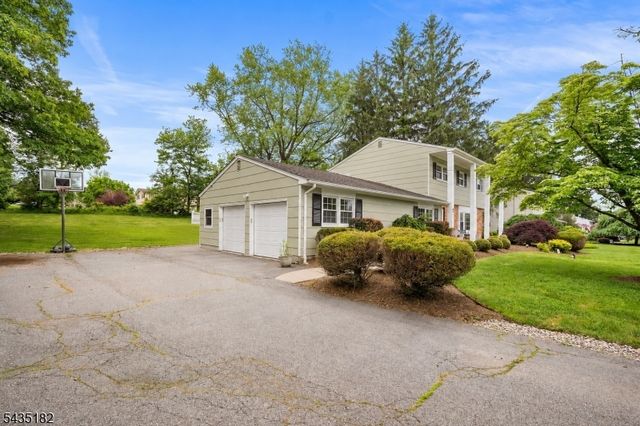 2 Ellam Dr, Randolph Twp., NJ 07869