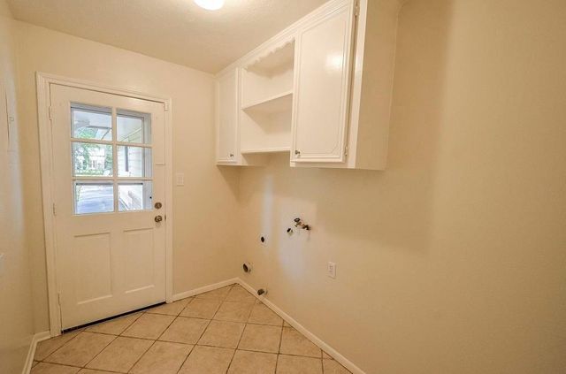 25602 Oakhurst Drive, Spring, TX 77386