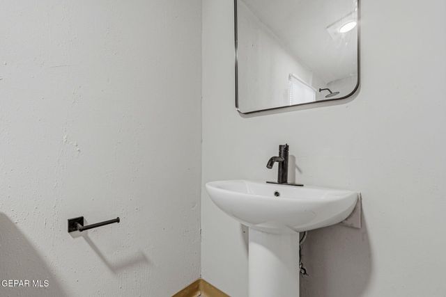 3821 FINDLEY Avenue, El Paso, TX 79905