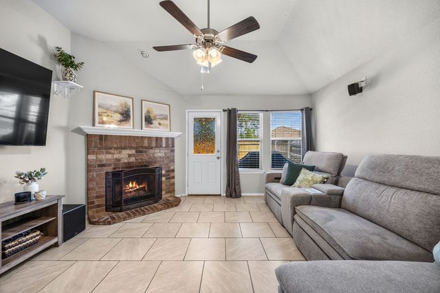 8921 Whirlwind Trail, Aubrey, TX 76227