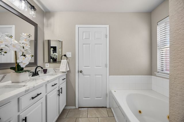 8921 Whirlwind Trail, Aubrey, TX 76227