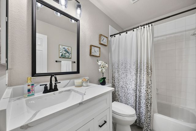 8921 Whirlwind Trail, Aubrey, TX 76227