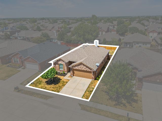 8921 Whirlwind Trail, Aubrey, TX 76227