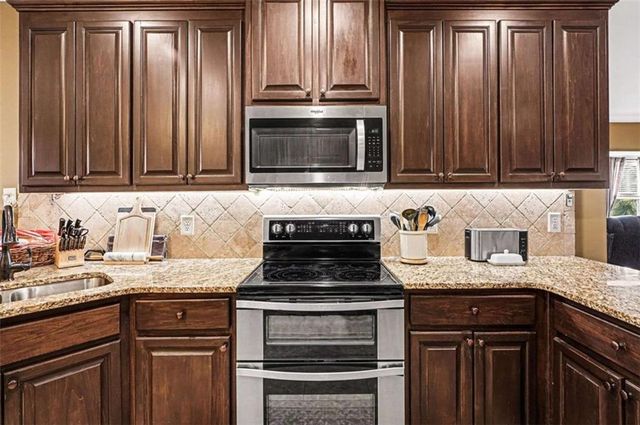 817 Smallwood Trace, Hampton, GA 30228