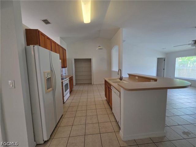 1014 NW 31st PL, Cape Coral, FL 33993