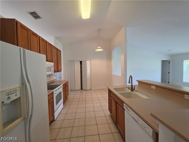 1014 NW 31st PL, Cape Coral, FL 33993