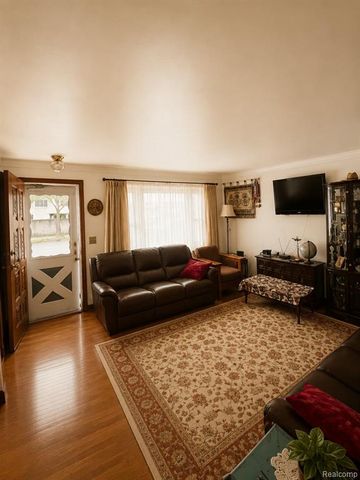 11283 Rivard Avenue, Warren, MI 48089