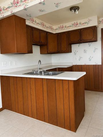 11283 Rivard Avenue, Warren, MI 48089