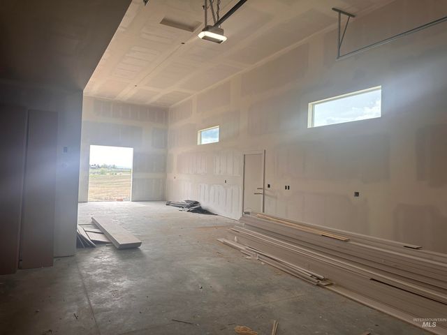 27387 Iron Horse Dr, Caldwell, ID 83607