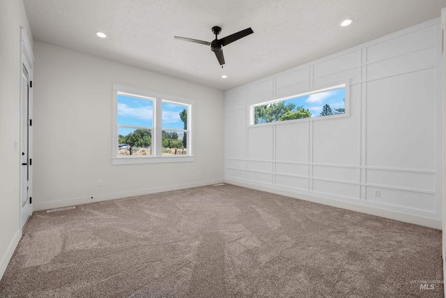 27387 Iron Horse Dr, Caldwell, ID 83607