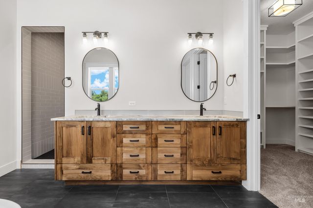 27387 Iron Horse Dr, Caldwell, ID 83607