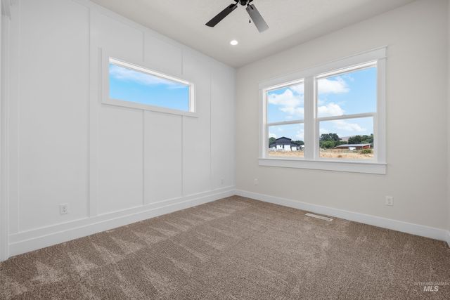 27387 Iron Horse Dr, Caldwell, ID 83607