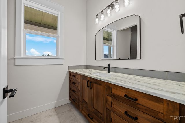 27387 Iron Horse Dr, Caldwell, ID 83607