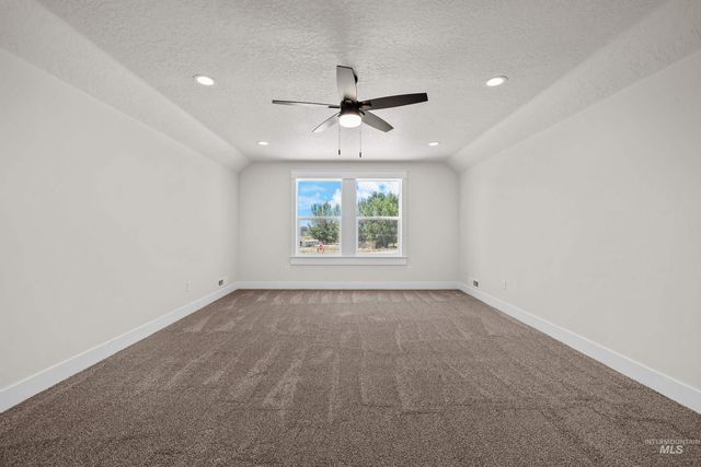 27387 Iron Horse Dr, Caldwell, ID 83607