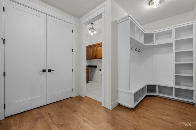 27387 Iron Horse Dr, Caldwell, ID 83607