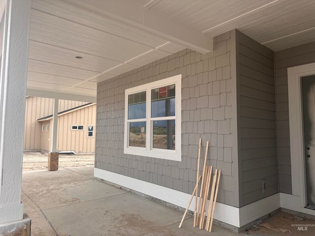 27387 Iron Horse Dr, Caldwell, ID 83607