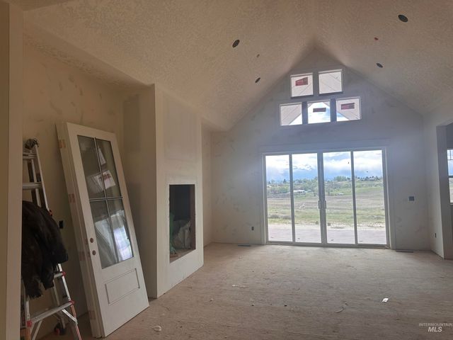 27387 Iron Horse Dr, Caldwell, ID 83607