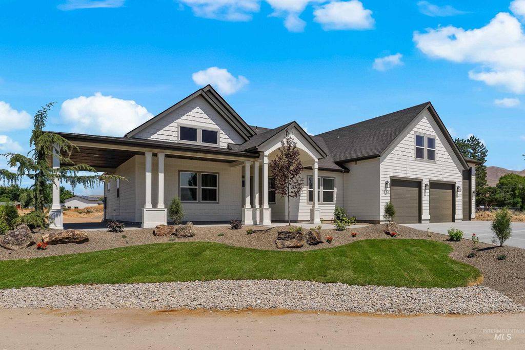 27387 Iron Horse Dr, Caldwell, ID 83607