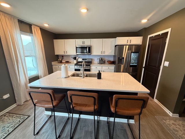 1208 Legacy Pointe Boulevard, Joliet, IL 60431