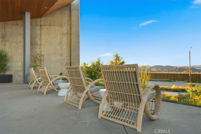 27323 Seven Oaks Lane, Valencia, CA 91381