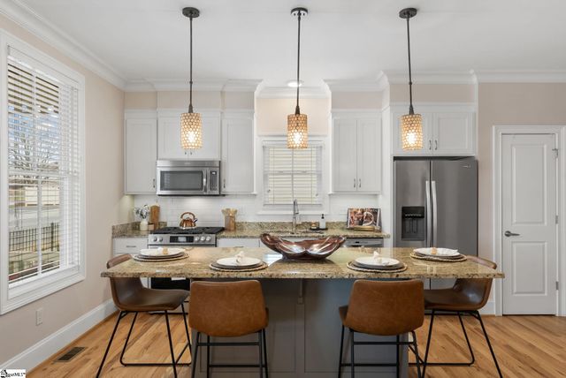 4 Asbury Avenue, Greenville, SC 29601