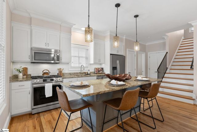 4 Asbury Avenue, Greenville, SC 29601