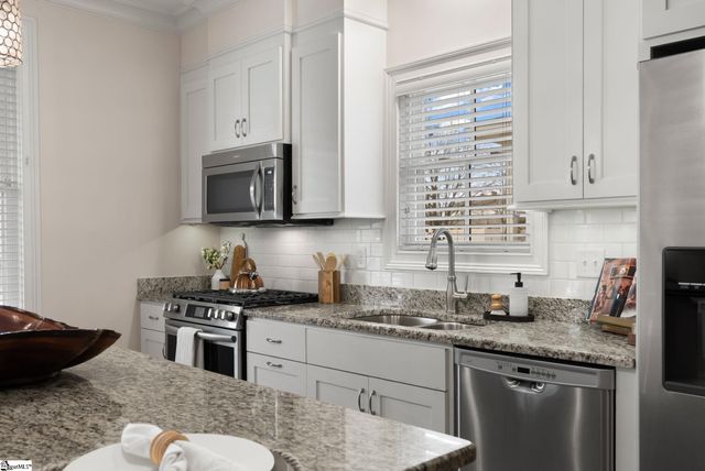 4 Asbury Avenue, Greenville, SC 29601