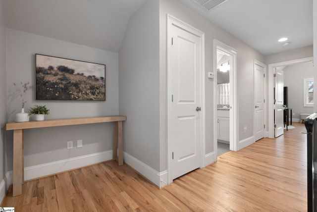 4 Asbury Avenue, Greenville, SC 29601