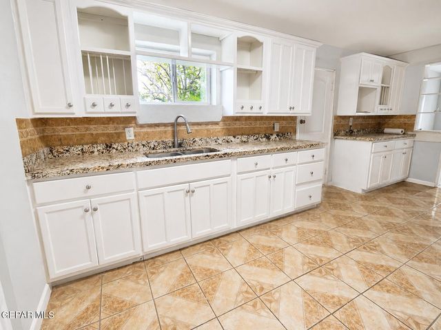 305 MCCUNE Road, El Paso, TX 79915