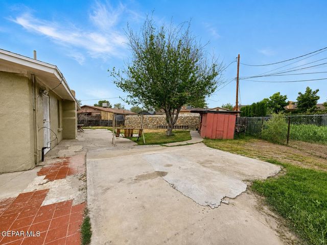 305 MCCUNE Road, El Paso, TX 79915
