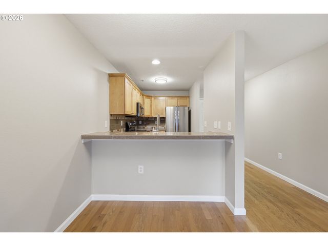 318 Ne ROBERTS Ave 203, Gresham, OR 97030