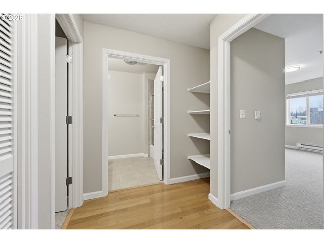 318 Ne ROBERTS Ave 203, Gresham, OR 97030