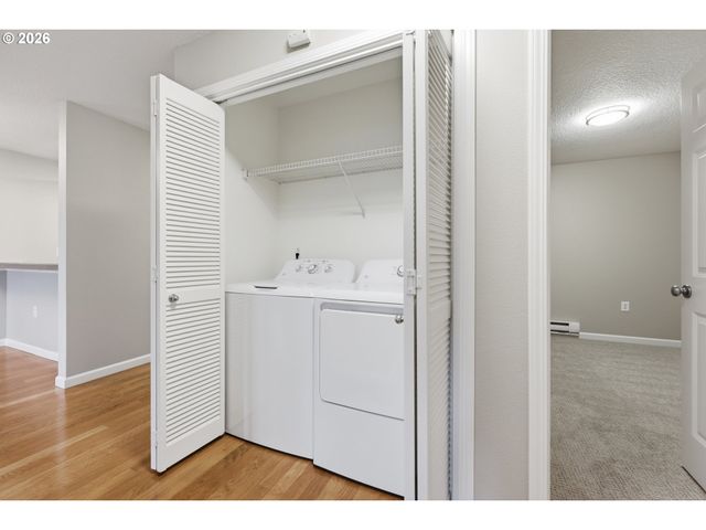 318 Ne ROBERTS Ave 203, Gresham, OR 97030