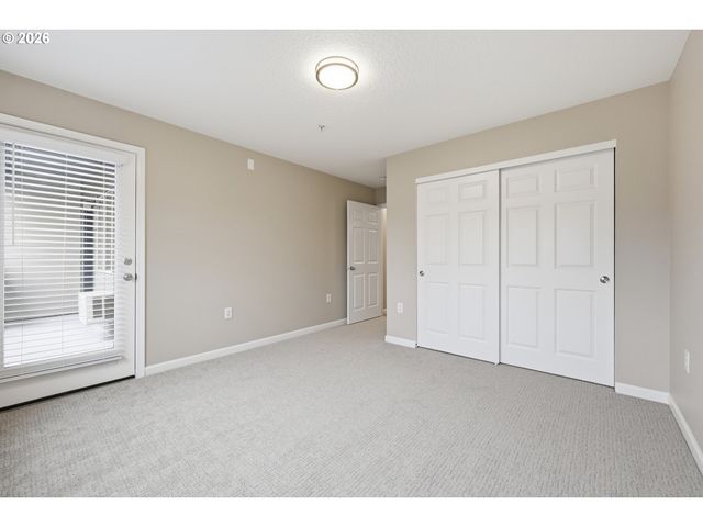 318 Ne ROBERTS Ave 203, Gresham, OR 97030