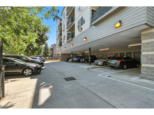 318 Ne ROBERTS Ave 203, Gresham, OR 97030