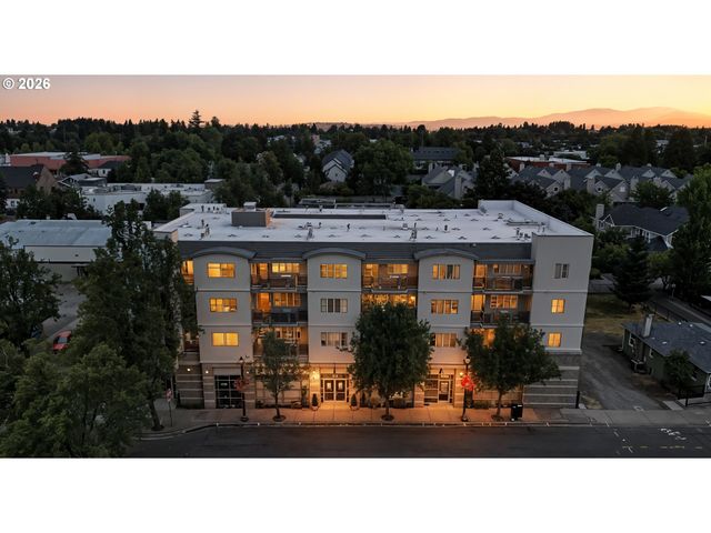 318 Ne ROBERTS Ave 203, Gresham, OR 97030