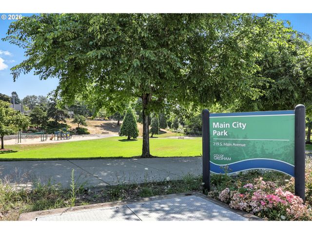 318 Ne ROBERTS Ave 203, Gresham, OR 97030